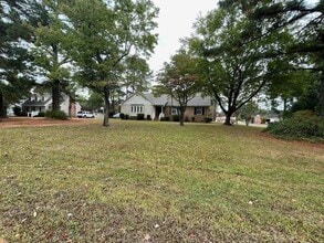 Building Photo - 1300 Green Tee Ln