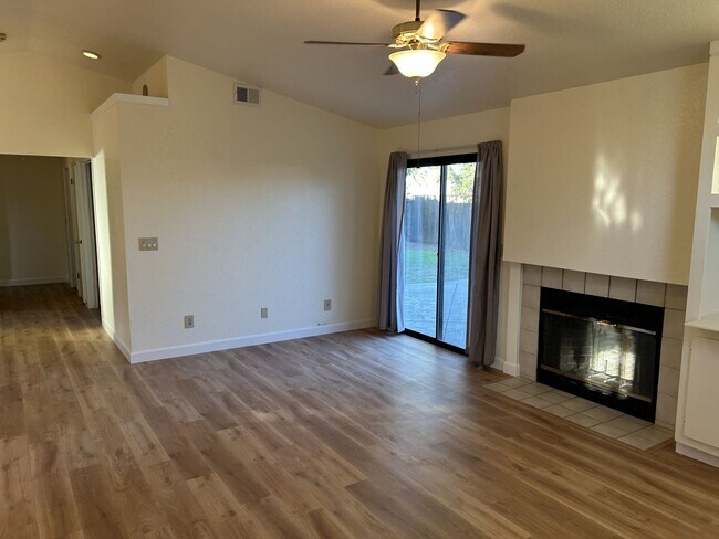 Building Photo - Charming 3-Bedroom, 2-Bathroom Vacaville Home