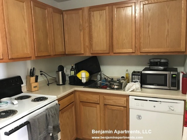 Building Photo - 312 Tappan St