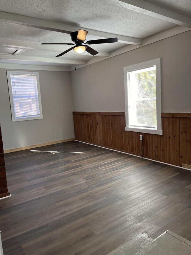 Foto del edificio - 211 Sharon Ave NW