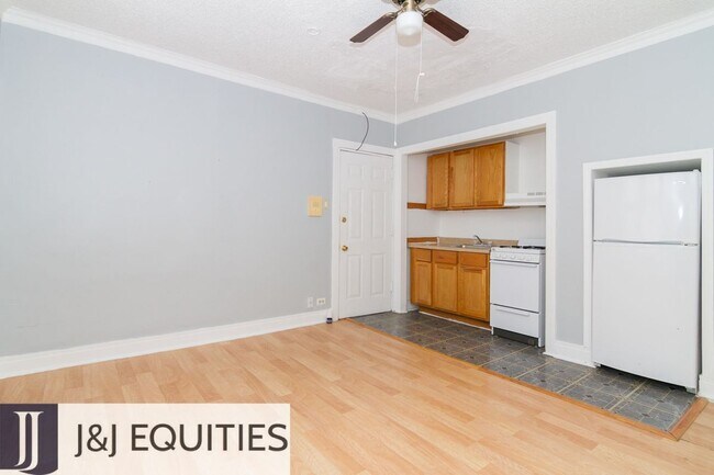 Building Photo - 4735 N Beacon St