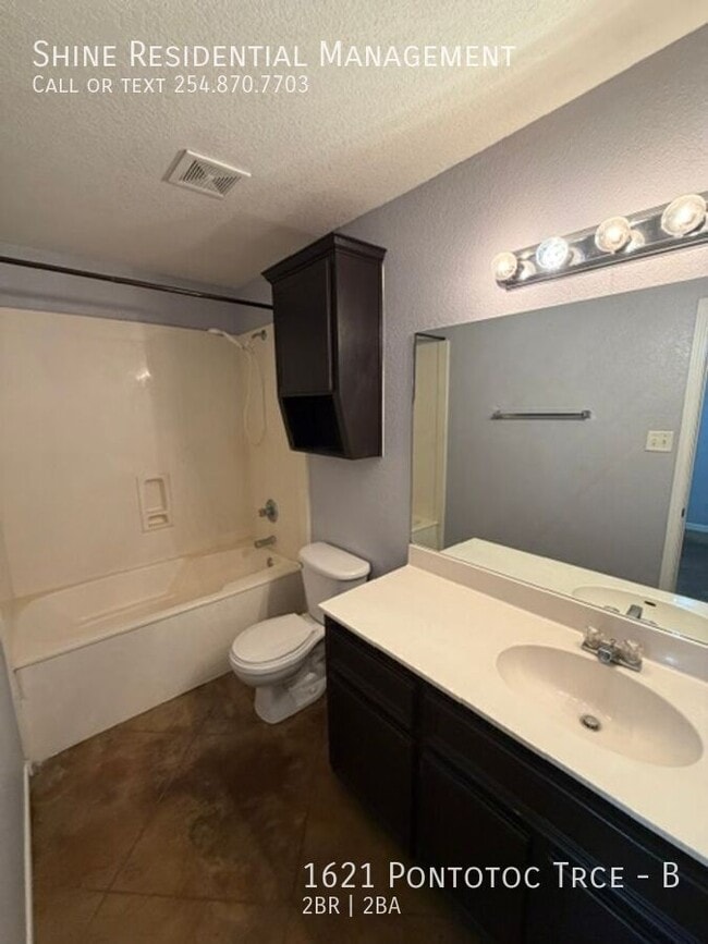 Building Photo - 1621 Pontotoc Trce
