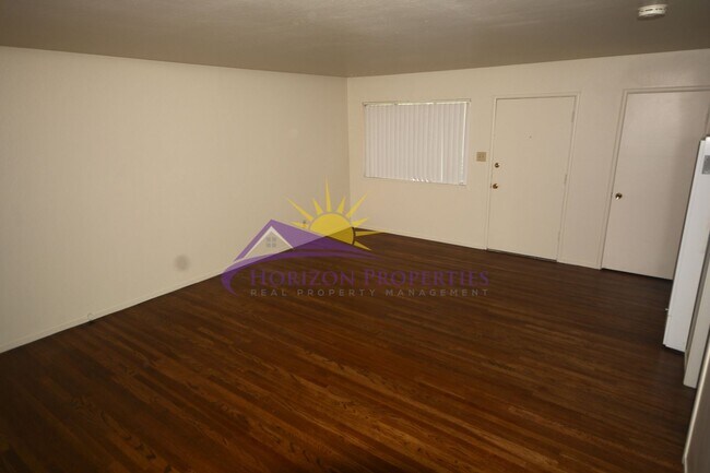 Foto del edificio - 2252/2254 Royale Rd