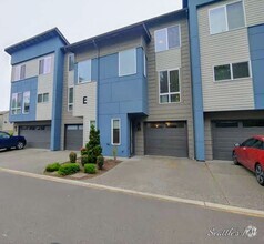 Building Photo - 16201 Meadow Rd