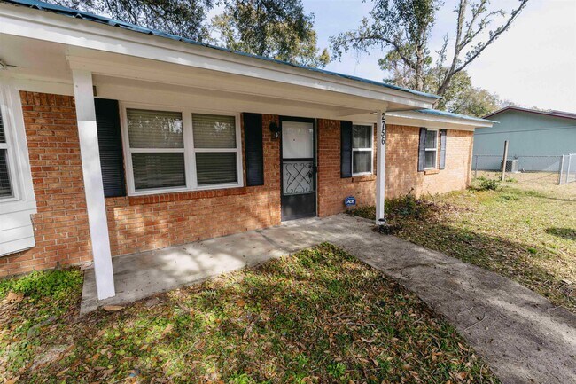 Foto del edificio - 2756 Oak Ridge Rd W