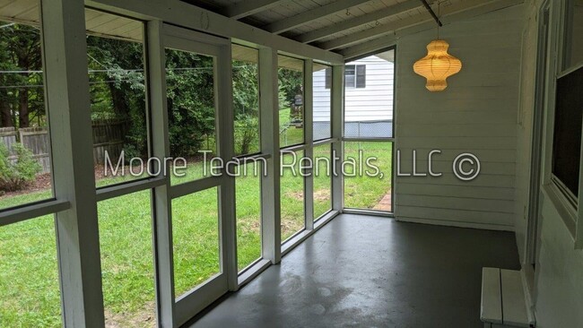 Building Photo - 710 Oak Terrace Ln