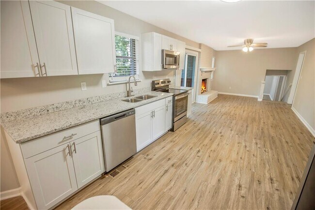Building Photo - 4444 Foxfire Crossing