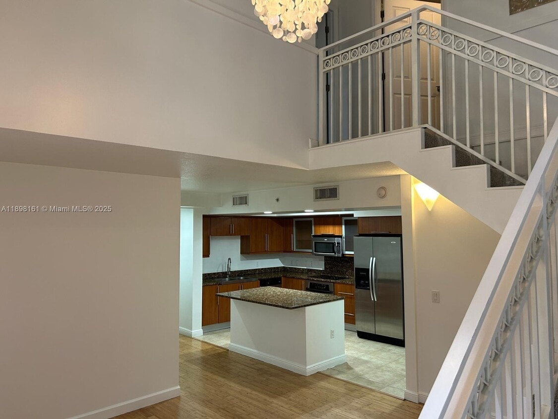 Foto principal - 888 Douglas Rd