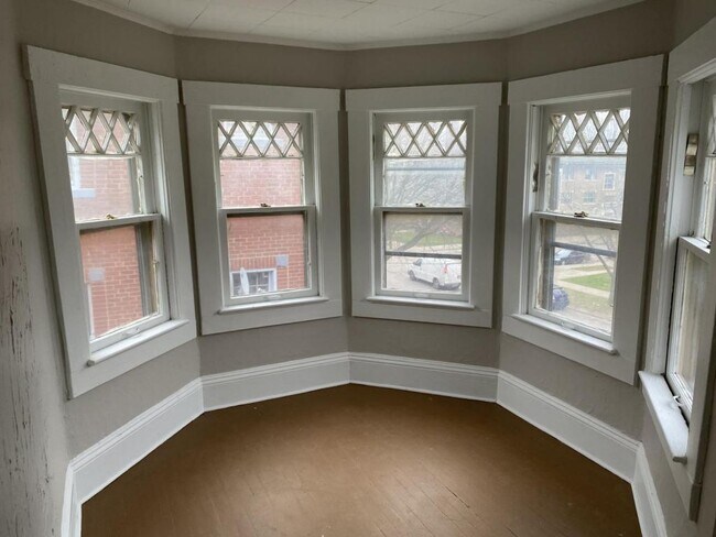 Building Photo - 3314 Archwood Avenue #03