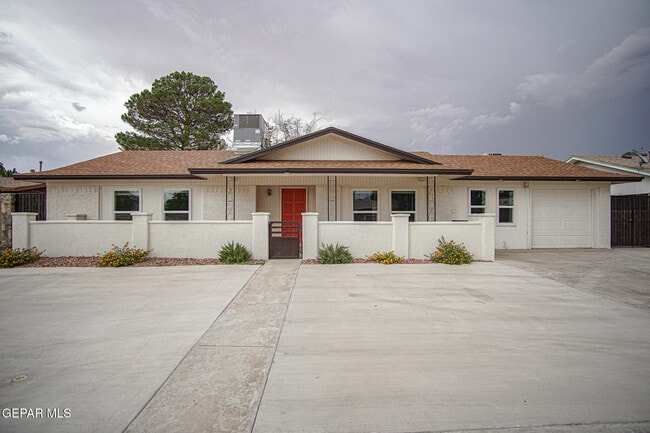 Building Photo - 11025 Tom Weiskopf Dr