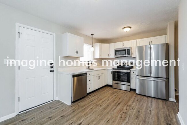 Building Photo - Lovely Suburban Ranch, Great Location!