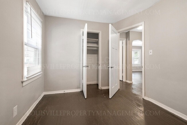 Foto del edificio - 1602 Thornberry Ave