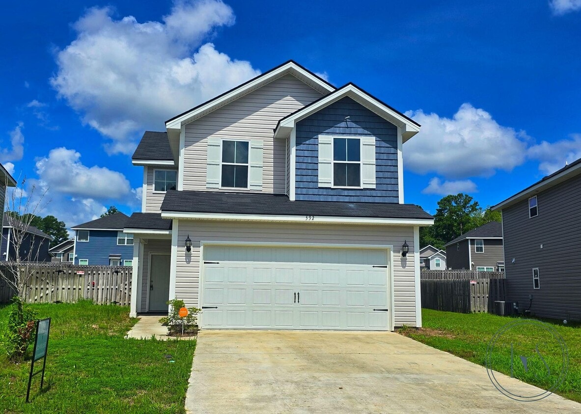 Foto principal - FALL MOVE-IN SPECIAL: $1000 OFF 1st MONTH'...