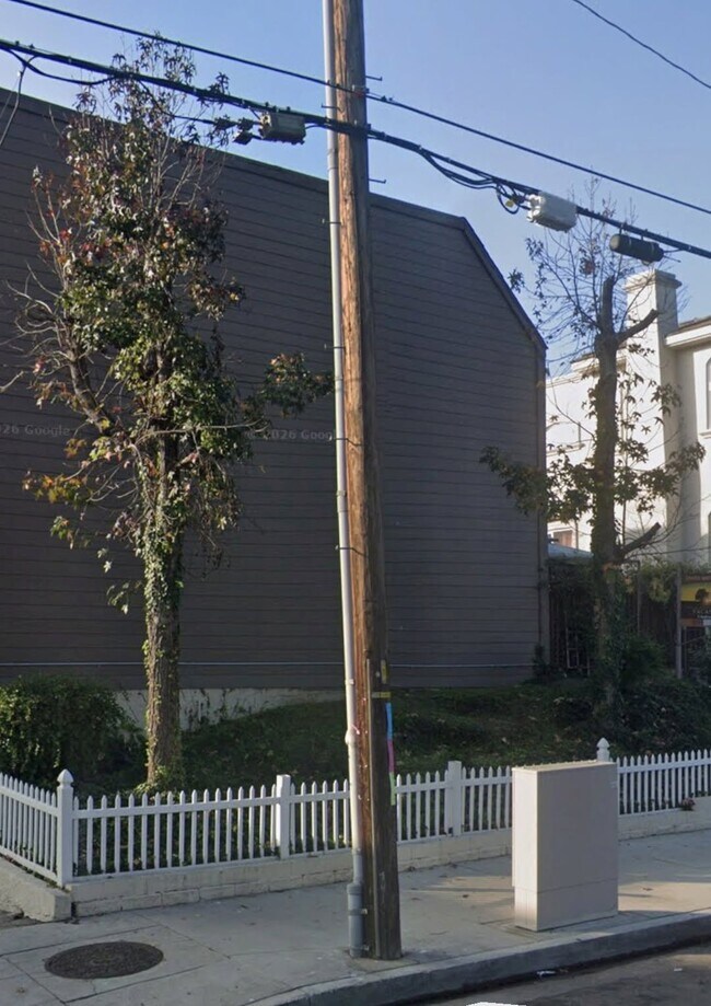 Building Photo - 18650 Hatteras St