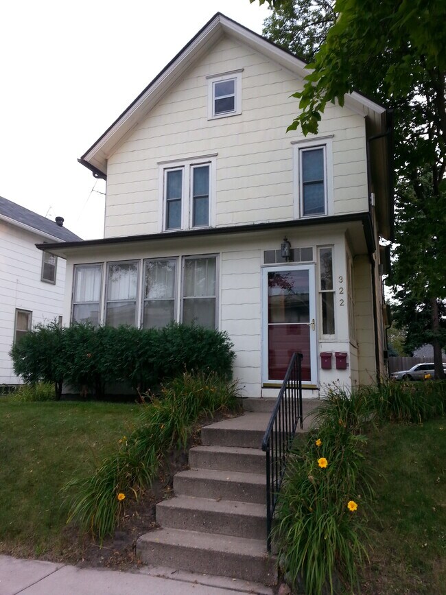 Building Photo - 322 8th Ave. NE