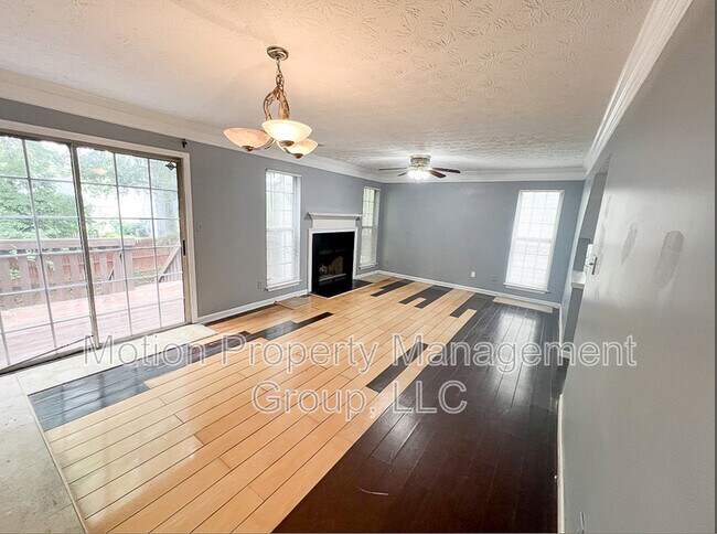 Foto del edificio - 6513 Charter Way