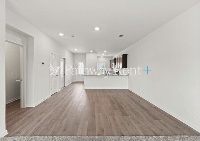 Building Photo - 916 Burlington Ave