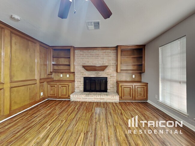 Building Photo - 7315 Rancho Mission Drive Houston TX