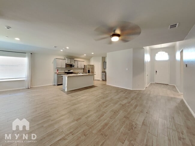 Building Photo - 9736 Apex Dr