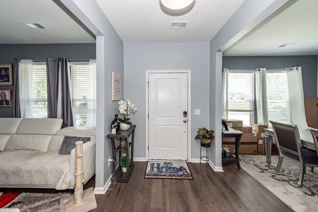 Building Photo - 4 Bedroom, 3.5 Bathroom Home in Summers Co...