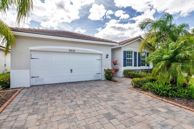 Building Photo - 7410 SW Harbor Cove Dr