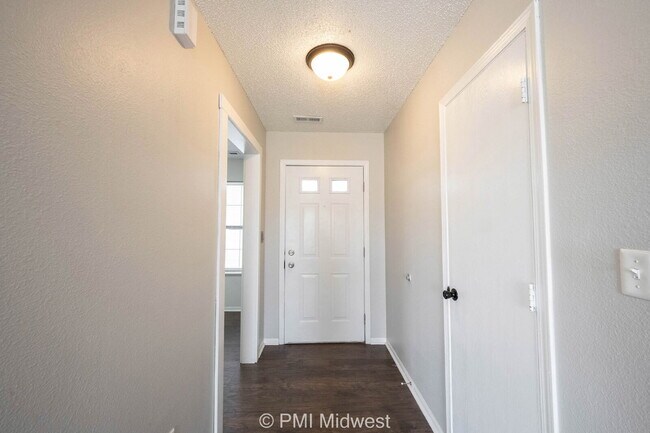 Foto del edificio - "Charming 3-Bedroom Home with 2 Full Baths in Kokomo – Perfect Space for Comfortable Living!"