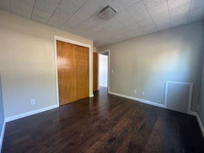 Building Photo - GORGEOUS Avenues Home!!!