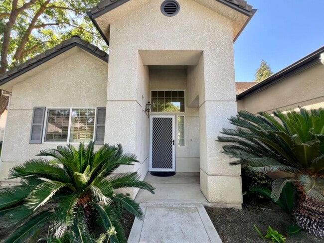 Building Photo - 2300 Sierra St