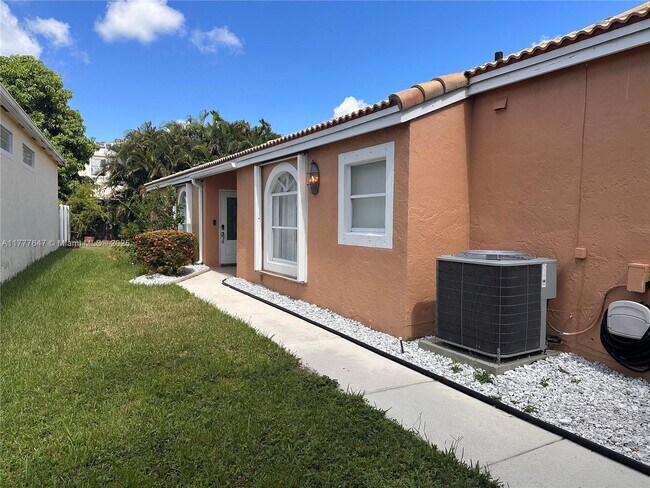 Foto del edificio - 113 Rosewood Ln