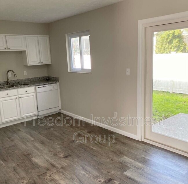 Building Photo - 159 Louella Dr