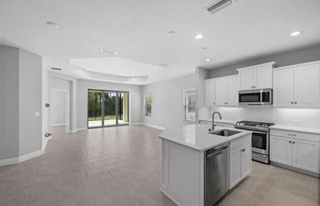 Foto del edificio - 4338 Tamarind Pl