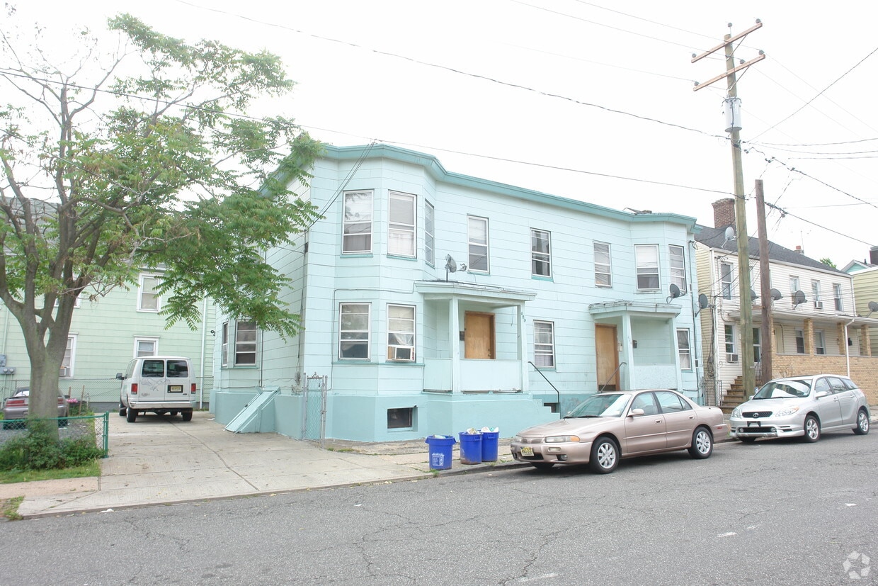 426428 Mechanic St, Perth Amboy, NJ 08861 Apartments Perth Amboy, NJ