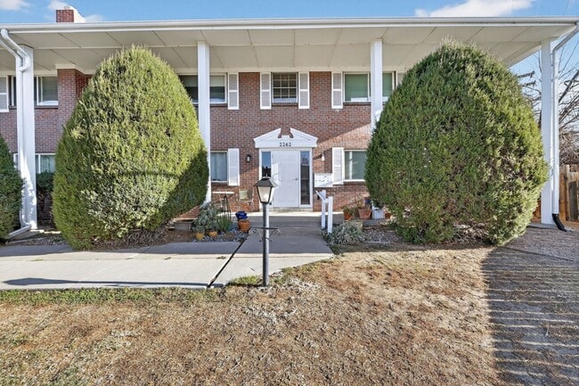 Building Photo - 2262 S Vly Hwy