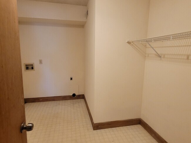 Laundry Room - 55 Greenleaf Ct