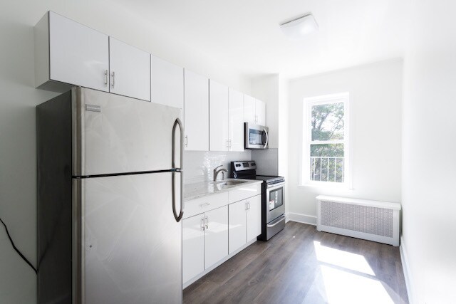 Foto principal - 1614 Sheepshead Bay Rd