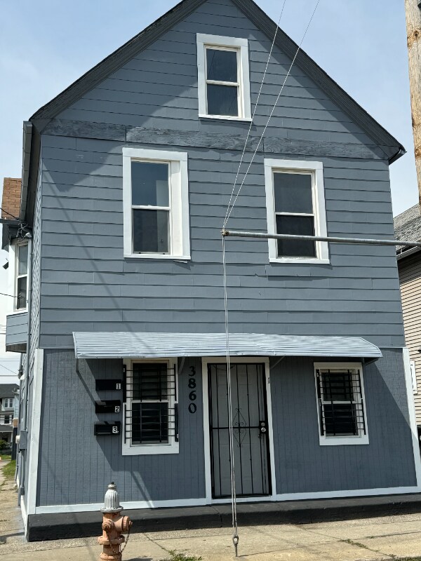 3860 E 72nd St Cleveland, OH 44105 – photo 1