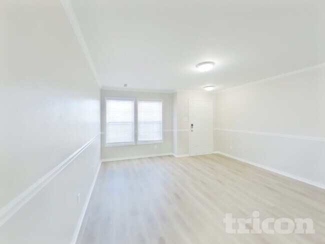 Foto del edificio - 10875 Grace Dr