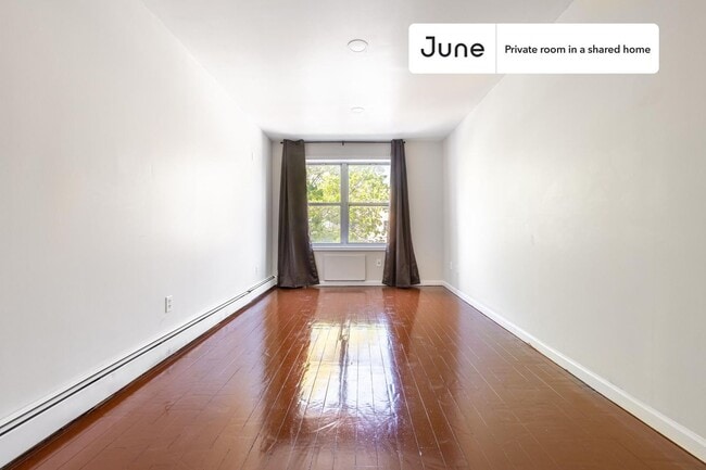 Foto del edificio - Room in Shared 4 bed/3 bath home