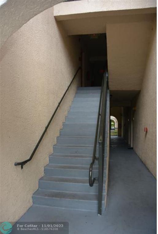 Foto del edificio - 2548 Centergate Dr
