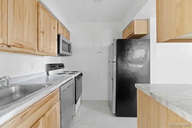 Building Photo - 214 S Ingalls St