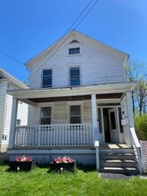 Building Photo - 150 Dundaff St