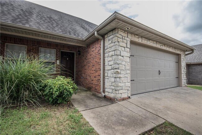 Foto del edificio - 3301 SW Deerfield Blvd