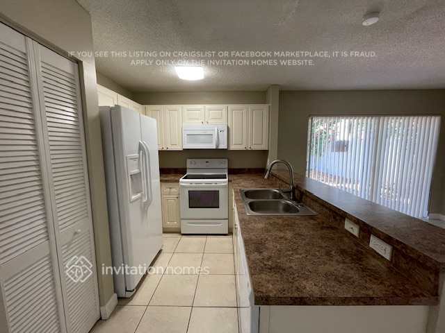 Building Photo - 4220 SW 72nd Terrace