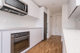 Building Photo - 150 The Donway W