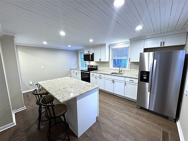 Foto del edificio - 1216 Vestal Rd