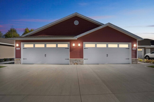 Apartments with Attached Garages - Redwood Galloway