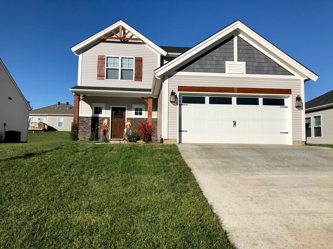 Primary Photo - 7102 Oak Park Dr