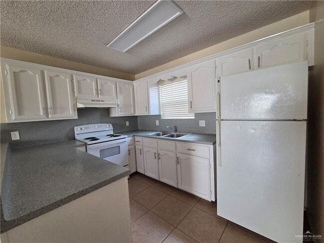 Building Photo - 2501 Hibiscus Ave