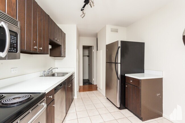 Foto del edificio - 3930 N Pine Grove Ave