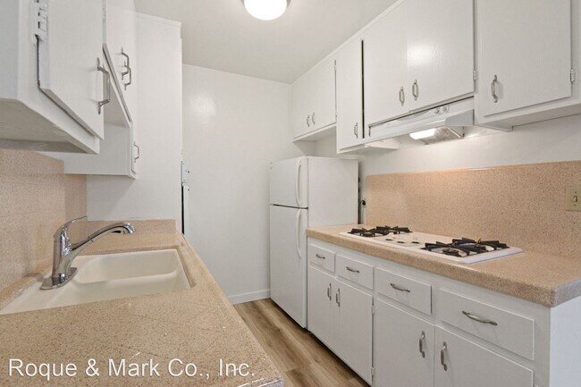 Foto del edificio - 1 br, 1 bath Apartment - 1550 S. Saltair A...